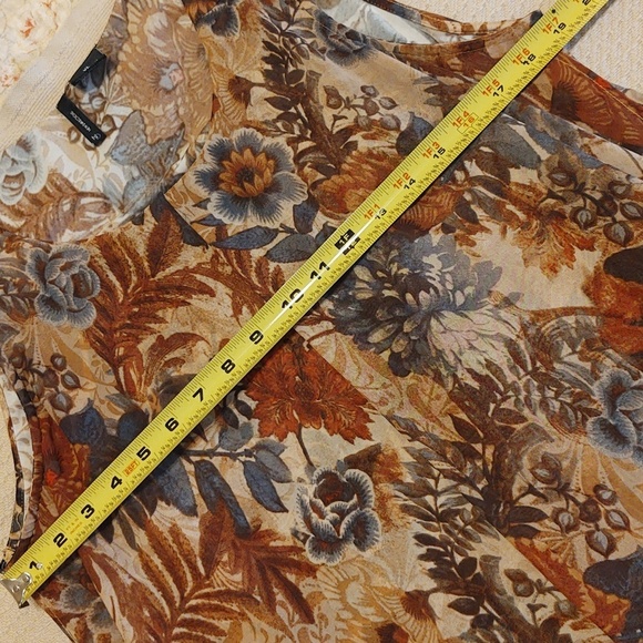 New Directions Ladies Sleeveless Blouse with Chiffon Overlay - Picture 6 of 8